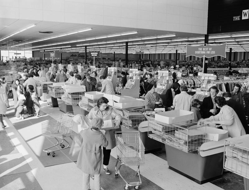 Circa 1960s: Countless Checkout Counters 1) 1915: General Store for Locals, 3) Circa 1930s: Prices by the Bargain, 6) 1945: Grocery Cart Strollers, 7) Circa 1950: Kroger Expands, 8) Circa 1950s: A Place to Socialize, 10) 1956: The Soda Bar, 11) 1956: A Family Shopping Outing, 12) Circa 1960s: Stores Start Getting Larger, 13) Circa 1960s: The Evolution of the Grocery Bag, 14) Circa 1960s: Don't Forget the Candy, 15) Circa 1960s: Bag it Up, 16) Circa 1960s: Countless Checkout Counters, 17) 1962: The Original Curbside Pickup, 18) 1968: Shopping Carts for the Mid-Century Modern Era, 19) 1968: Underground Markets, 21) 1976: Grand Opening, 22) 1980s: Big-Box is Here to Stay, 23) 1985: The Manhattan Grocery Store, 24) 1995: Kids in the Shopping Cart, 26) Circa 1990s: Don't Forget the CD Section, 27) 1990: Grocery Shopping Made Easy, 28) 1996: Sales! Sales! Sales!