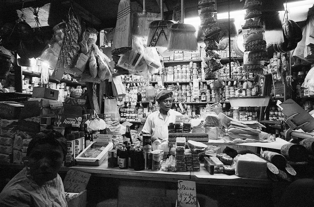 1968: Underground Markets 1) 1915: General Store for Locals, 3) Circa 1930s: Prices by the Bargain, 6) 1945: Grocery Cart Strollers, 7) Circa 1950: Kroger Expands, 8) Circa 1950s: A Place to Socialize, 10) 1956: The Soda Bar, 11) 1956: A Family Shopping Outing, 12) Circa 1960s: Stores Start Getting Larger, 13) Circa 1960s: The Evolution of the Grocery Bag, 14) Circa 1960s: Don't Forget the Candy, 15) Circa 1960s: Bag it Up, 16) Circa 1960s: Countless Checkout Counters, 17) 1962: The Original Curbside Pickup, 18) 1968: Shopping Carts for the Mid-Century Modern Era, 19) 1968: Underground Markets, 21) 1976: Grand Opening, 22) 1980s: Big-Box is Here to Stay, 23) 1985: The Manhattan Grocery Store, 24) 1995: Kids in the Shopping Cart, 26) Circa 1990s: Don't Forget the CD Section, 27) 1990: Grocery Shopping Made Easy, 28) 1996: Sales! Sales! Sales!
