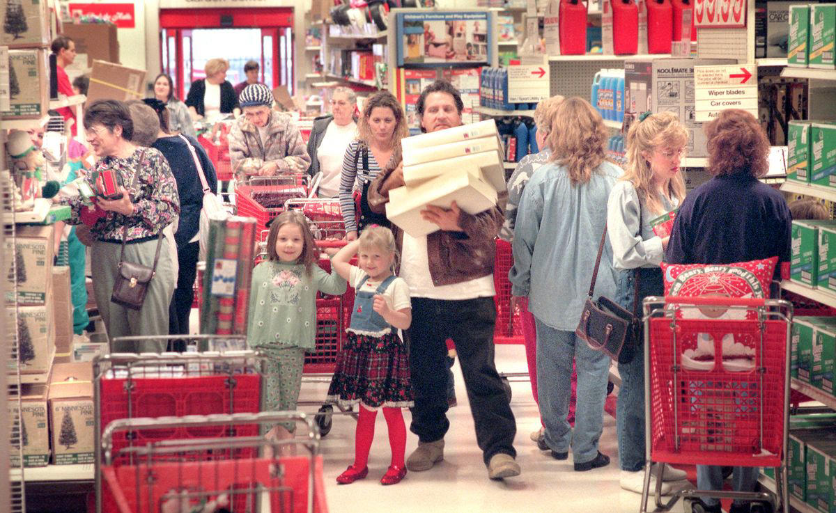 1996: Sales! Sales! Sales! 1) 1915: General Store for Locals, 3) Circa 1930s: Prices by the Bargain, 6) 1945: Grocery Cart Strollers, 7) Circa 1950: Kroger Expands, 8) Circa 1950s: A Place to Socialize, 10) 1956: The Soda Bar, 11) 1956: A Family Shopping Outing, 12) Circa 1960s: Stores Start Getting Larger, 13) Circa 1960s: The Evolution of the Grocery Bag, 14) Circa 1960s: Don't Forget the Candy, 15) Circa 1960s: Bag it Up, 16) Circa 1960s: Countless Checkout Counters, 17) 1962: The Original Curbside Pickup, 18) 1968: Shopping Carts for the Mid-Century Modern Era, 19) 1968: Underground Markets, 21) 1976: Grand Opening, 22) 1980s: Big-Box is Here to Stay, 23) 1985: The Manhattan Grocery Store, 24) 1995: Kids in the Shopping Cart, 26) Circa 1990s: Don't Forget the CD Section, 27) 1990: Grocery Shopping Made Easy, 28) 1996: Sales! Sales! Sales!