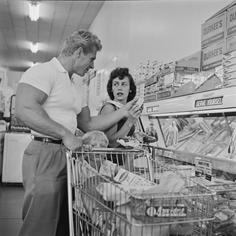 1956: A Family Shopping Outing 1) 1915: General Store for Locals, 3) Circa 1930s: Prices by the Bargain, 6) 1945: Grocery Cart Strollers, 7) Circa 1950: Kroger Expands, 8) Circa 1950s: A Place to Socialize, 10) 1956: The Soda Bar, 11) 1956: A Family Shopping Outing, 12) Circa 1960s: Stores Start Getting Larger, 13) Circa 1960s: The Evolution of the Grocery Bag, 14) Circa 1960s: Don't Forget the Candy, 15) Circa 1960s: Bag it Up, 16) Circa 1960s: Countless Checkout Counters, 17) 1962: The Original Curbside Pickup, 18) 1968: Shopping Carts for the Mid-Century Modern Era, 19) 1968: Underground Markets, 21) 1976: Grand Opening, 22) 1980s: Big-Box is Here to Stay, 23) 1985: The Manhattan Grocery Store, 24) 1995: Kids in the Shopping Cart, 26) Circa 1990s: Don't Forget the CD Section, 27) 1990: Grocery Shopping Made Easy, 28) 1996: Sales! Sales! Sales!