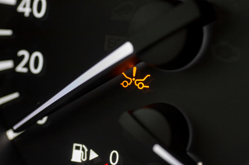 Blind-spot monitoring Blind-spot monitoring, Back-seat reminders, Modern car driver and child rear-view mirror, Conversation mirror, Smartphone integration, Drowsiness detector, Adaptive cruise control, Tire pressure monitoring systems