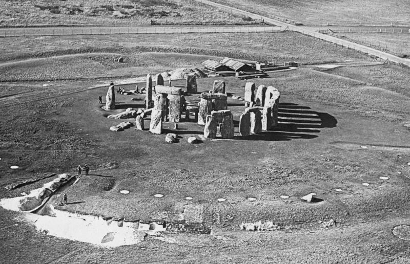 Incredible attractions and how they’ve changed, Arc de Triomphe, Paris, France, Hollywood sign, Los Angeles, California, USA, Times Square, New York City, New York, USA, Eiffel Tower, Paris, France, Taj Mahal, Agra, India, Colosseum, Rome, Italy, Great Sphinx of Giza, Egypt, Brandenburg Gate, Berlin, Germany, Stonehenge, Salisbury, England, UK, Chichen Itza, Yucatan, Mexico, Duomo, Milan, Italy, Tower Bridge, London, England, UK, Acropolis, Athens, Greece, Statue of Liberty, New York City, New York, USA, Houses of Parliament, London, England, UK, Washington Monument, Washington DC, USA, Giant’s Causeway, Co. Antrim, Northern Ireland, UK, Niagara Falls, Ontario, Canada, Forbidden City, Beijing, China, Hagia Sophia, Istanbul, Turkey, Table Mountain, Cape Town, South Africa, Machu Picchu, near Cusco, Peru, Neuschwanstein Castle, near Fussen, Germany, Angkor Wat, Siem Reap, Cambodia, Sagrada Familia, Barcelona, Spain, Grand Palace, Bangkok, Thailand, Circular Quay, Sydney, Australia, Copacabana, Brazil, Senbon Torii, Kyoto, Japan