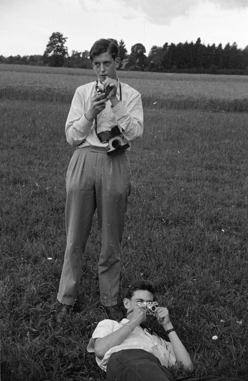 10) 1953
