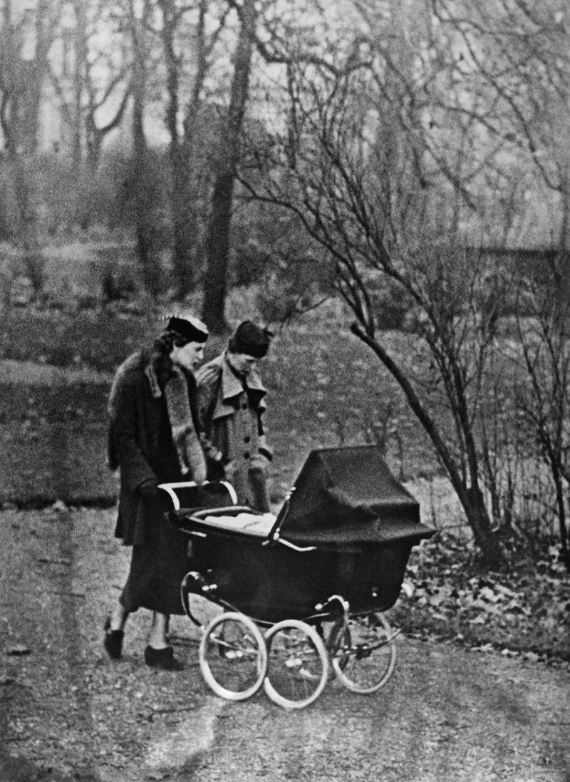 1) 1935