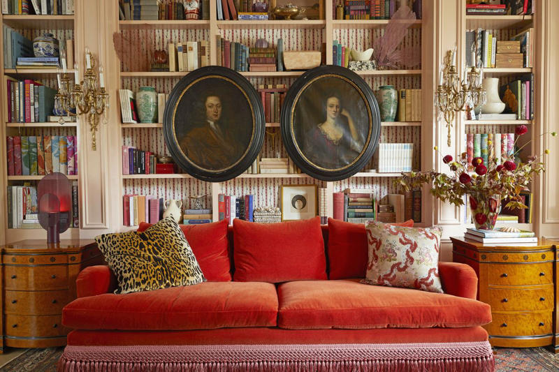Conversation-Starting Curves , Traditional Trims and Welts, Classic Silhouettes , Sumptuous Upholstery, Bold, Graphic Pattern, Warm Earth Tones, Jewel-Like Hardware