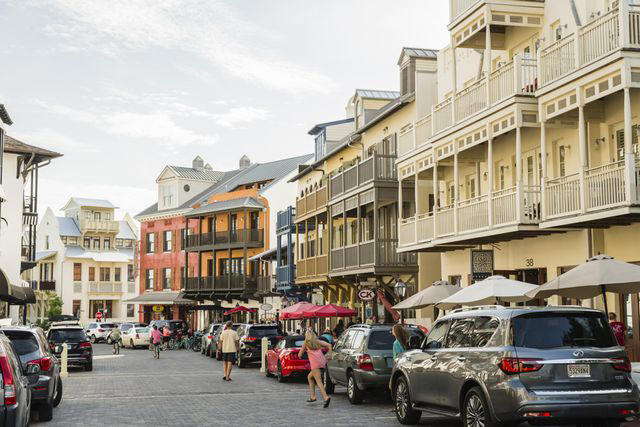 Enjoy The Charming Town, Where To Eat, Enjoy The Outdoors, Where To Stay