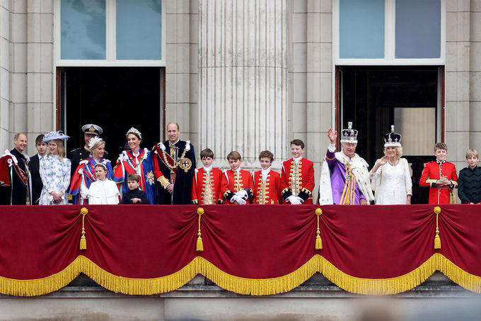 Royal changes, The royal line of succession, The British national anthem, The slimmed-down monarchy, The royal cypher, The monarch’s address, Coins and banknotes, Stamps and post boxes, Military uniforms and police hats, Royal travel and state visits, Casual royal engagements, Passports, Charity work, Food at the palace, Environmental initiatives at the palace, The Commonwealth, Citizenship ceremonies, About the expert