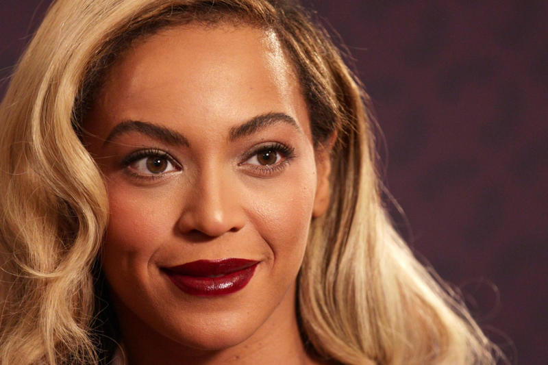 Beyoncé The most powerful, The group of 16, Oprah Winfrey, Talk show host, actress, businesswoman, Kim Kardashian, Partners with sports firm, Taylor Swift, Of business taste, Cosmetics and lingerie, Prolific on tour, Beyoncé Knowles-Carter, Partnering with a powerful husband, Selena Gomez, She also makes some money as an actress, Kylie Jenner, She made a successful bet in cosmetics, Judy Sheindlin, Switch from one series to another, Celine Dion, Despite adversity, Barbra Streisand, Number one albums for six decades, Ellen Degeneres, Juicy sale, Dolly Parton, Dollywood, Reese Witherspoon, Katy Perry, Serena Williams