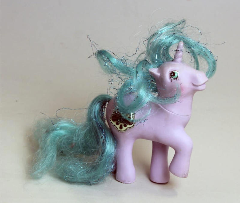#10: My Little Pony – Long Haired #1: Cabbage Patch Snacktime Kids, #3: Slip ‘N Slide, #4: Clackers, #6: Moon Shoes, #7: Garbage Pail Kids, #9: Skip-It, #10: My Little Pony – Long Haired, #12: Aquanet Hairspray, #13: Bubble Lights, #15: Jelly Shoes, #16: Lite-Brite, #18: Lawn Pool Slides, #19: Pogo Balls, #21: Big Wheels, #22: Slap Bracelets, #24: Hang 10 Mini Hammocks, #25: Jarts, #27: Battlestar Galactica Colonial Viper, #28: Water Wiggle, #30: Rambo Toy Machine Gun, #31: Smoking Monkey Toy, #33: Sky Dancers
