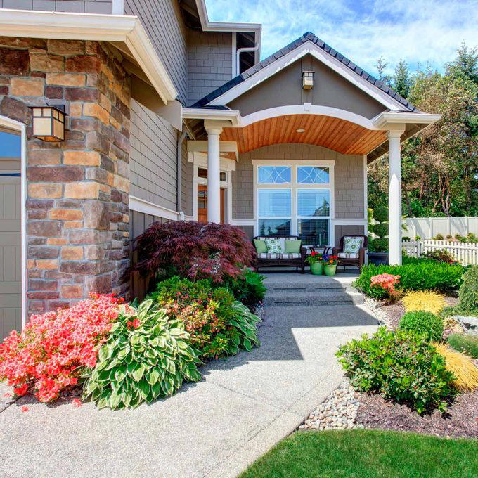 English Country Garden, Pots & Planters, Superb Shrubs, Eye-Catching Flower Wall, Raised, Tiered Beds, Drought-Tolerant Plants, Cool Contemporary with a Splash of Color, Raised Stone Beds, Hanging Baskets, Unique and Unusual Planters, About the Expert