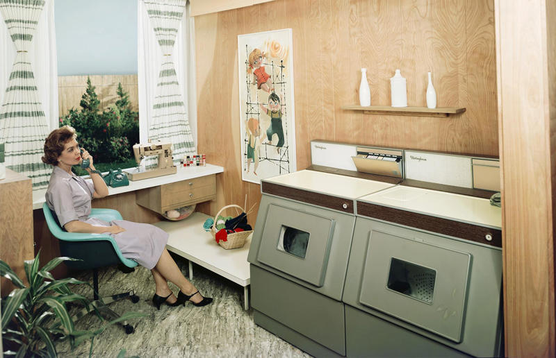 Welcome to the 50s, A financial boom, Buy buy baby, Ready to spend, Escape to suburbia, Mid-century modern homes, Purpose-built housing, Function over formality, The modern bedroom, Sleeping arrangements, Playful colours, Busy bathrooms, Colour and chrome, A social kitchen, Getting fancy with efficiency, Casual dining, A bold new look for living rooms, The new 'opiate of the masses', The Golden Age of television, Landmark advancements, A new mealtime tradition, Frozen dinner drama, New twists on old tech, Automatic washing machines, The advent of Tupperware, Tupperware parties, Homes of the future, Futuristic technology, 'The perfect housewife', Return to domesticity, Consumer propaganda, Life imitating art, Entering the Atomic Age, Nuclear fallout shelters, The Baby Boom, The family lifestyle, Close-knit communities, Suburban pride, The lie behind the 'perfect family', Jim Crow laws, Widespread segregation, All-American, Teen culture, Setting the stage...