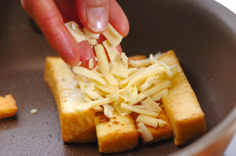 カリフラワーのチーズ焼き, ゆで卵のチーズ焼き, チキンのトマトチーズ焼き, ネギののりチーズ焼き, 豆腐のみそチーズ焼き, ナスのおかかチーズ焼き, 鶏ささみのチーズ焼き, ズッキーニのみそチーズ焼き, しいたけのチーズ焼き