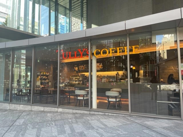 1位：まずはこれ！ 「本日のコーヒー」 108pts, 2位：はちみつの風味が美味しい「ハニーミルクラテ」 85pts, 3位：ミルクたっぷり「カフェラテ」 83pts, 4位：コクのある甘さ「ロイヤルミルクティー」 41pts, 5位：濃厚な甘さ「キャラメルラテ with ソルティーキャラメルソース」 40pts, 6位：嬉しい低カロリー「ソイラテ」 34pts, 7位：こだわりの美味しさ「水出しアイスコーヒー」 29pts, 8位：すっきり飲める「アイスコーヒー」 28pts, 9位：深みのある美味しさ「アイリッシュラテ」 19pts, 10位：ほろ苦さが◎！ 「宇治抹茶ラテ」 18pts, サムシングブルー ベリーヨーグルトスワークル®, ＆TEA グレープフルーツセパレートティー, 1.コールドドリンク×T’sアイス, 2.エスプレッソシェイク×チョコソース, 3.抹茶リスタ×ホイップクリーム, 4.ハニーミルクラテ×ソイミルク変更, 5.チャイミルクティー×はちみつ, 6.エスプレッソドリンク×デカフェ変更, 1.バター香るフレンチトースト セット＜終売・リニューアル＞, 2.イングリッシュマフィン ハムエッグセット, 3.ハムチーズ＆サラダサンド セット, 4.厚切りトースト ツナチーズメルト セット＜終売・リニューアル＞, 5.たっぷりタマゴサンド セット, 6.ボールパークドッグ プレーン セット, 1位：「鳴門金時のスイートポテト」 51pts, 2位：「極厚ハムカツサンド」 46pts, 2位：「たっぷりタマゴサンド」 46pts, 4位：「バウムクーヘン」 44pts, 5位：「霧島黒豚ベーコンのオリジナルカルボナーラ」 42pts＜終売＞, 1位：「ニューヨークチーズケーキ」 138pts, 2位：「モンブラン」 126pts, 3位：「ミルクレープ ブリュレ」 57pts, 4位：「ベーグルサンド あんバター」 50pts, 5位：「和三盆と大豆粉のシフォン」 40pts