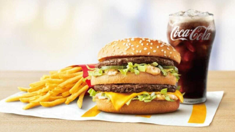 マックの温め直しに関する良い口コミ, マックの温め直しに関する悪い口コミ, 【冷めたマックハンバーガー温め直し方法①】包装紙のままでOK！ 電子レンジが優秀, 【冷めたマックハンバーガー温め直し方法②】バンズがサックリ！ オーブントースター, 【冷めたマックハンバーガー温め直し方法③】サクッと仕上がる！ フライパンで温め, マックフライポテトの温め直し方, チキンマックナゲットの温め直し方, 三角チョコパイの温め直し方, ハンバーガーやビッグマックは包装紙のまま温め直しできる？, てりやきマックバーガーやえびフィレオなど、生野菜が入っているバーガーの温め直し方は？, マックポテトが水で復活するって本当？