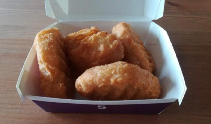 マックの温め直しに関する良い口コミ, マックの温め直しに関する悪い口コミ, 【冷めたマックハンバーガー温め直し方法①】包装紙のままでOK！ 電子レンジが優秀, 【冷めたマックハンバーガー温め直し方法②】バンズがサックリ！ オーブントースター, 【冷めたマックハンバーガー温め直し方法③】サクッと仕上がる！ フライパンで温め, マックフライポテトの温め直し方, チキンマックナゲットの温め直し方, 三角チョコパイの温め直し方, ハンバーガーやビッグマックは包装紙のまま温め直しできる？, てりやきマックバーガーやえびフィレオなど、生野菜が入っているバーガーの温め直し方は？, マックポテトが水で復活するって本当？