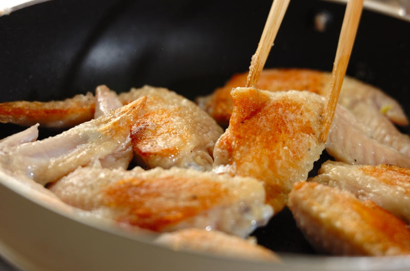 韓国風豚バラ肉じゃが（カムジャタン）, ホットプレートでチーズタッカルビ 韓国本場の味！, ゴマ油たっぷり韓国風のり巻き（キンパ）, 韓国料理店の味を再現！ ポッサム（ゆで豚とサンチュ）, 和えるだけ簡単！ 韓国風ビビンそうめん, あと引くタレのうまさ！ マグロユッケ, 野菜たっぷり！ ジャガイモ入りもちもちチヂミ