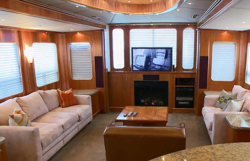 Leonardo DiCaprio's motorhome mansion The most amazing celebrity homes on wheels, Tom Hanks' bespoke Airstream, Jason Momoa’s EarthRoamer home, John Mayer's luxury expedition truck, Jamie Foxx's studio on wheels, Leonardo DiCaprio's motorhome mansion, Mariah Carey's mobile party pad, Simon Cowell's high-tech trailer, Timbaland's mobile music studio, Vin Diesel's opulent custom motorhome, Will Smith's 'The Heat', Jennifer Lopez's 'Lux Lounge', Matthew McConaughey’s vintage Airstream