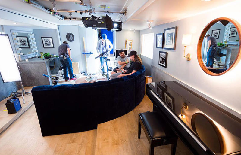Jamie Foxx's studio on wheels The most amazing celebrity homes on wheels, Tom Hanks' bespoke Airstream, Jason Momoa’s EarthRoamer home, John Mayer's luxury expedition truck, Jamie Foxx's studio on wheels, Leonardo DiCaprio's motorhome mansion, Mariah Carey's mobile party pad, Simon Cowell's high-tech trailer, Timbaland's mobile music studio, Vin Diesel's opulent custom motorhome, Will Smith's 'The Heat', Jennifer Lopez's 'Lux Lounge', Matthew McConaughey’s vintage Airstream