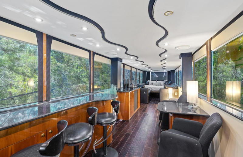 Jennifer Lopez's 'Lux Lounge' The most amazing celebrity homes on wheels, Tom Hanks' bespoke Airstream, Jason Momoa’s EarthRoamer home, John Mayer's luxury expedition truck, Jamie Foxx's studio on wheels, Leonardo DiCaprio's motorhome mansion, Mariah Carey's mobile party pad, Simon Cowell's high-tech trailer, Timbaland's mobile music studio, Vin Diesel's opulent custom motorhome, Will Smith's 'The Heat', Jennifer Lopez's 'Lux Lounge', Matthew McConaughey’s vintage Airstream