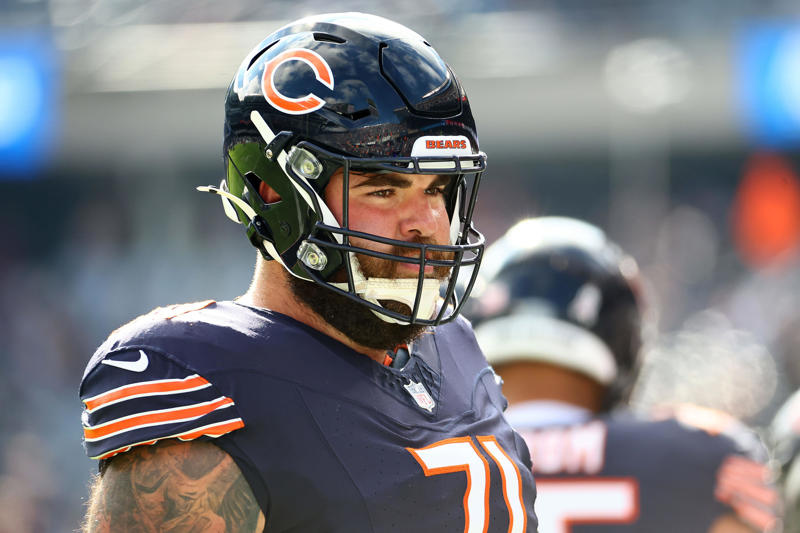 1. WR Tyler Scott, 2. OL Ryan Bates, 3. OL Doug Kramer, 4. DT Zacch Pickens, 5. DE Dominique Robinson