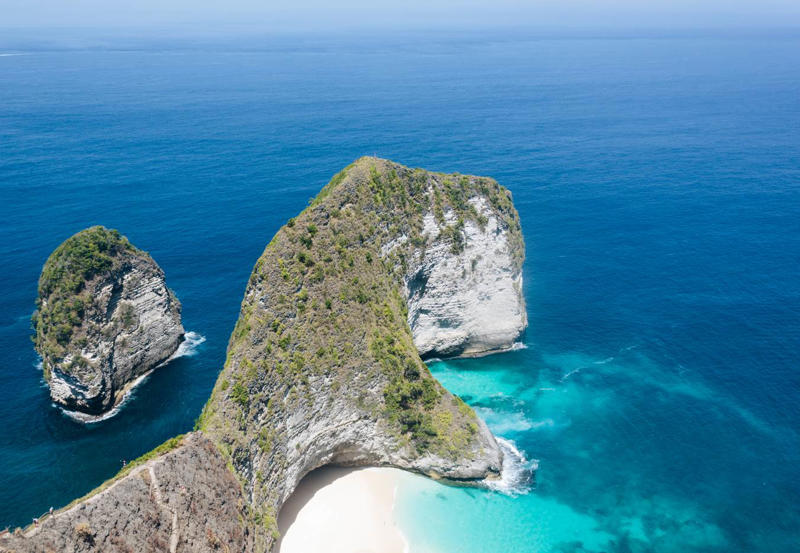 39. Kelingking Beach - Indonesia 50. Rabbit Beach - Italy, 49. Eagle Beach - Aruba, 48. Kynance Cove - United Kingdom, 47. Varadero Beach - Cuba, 46. Cathedral Cove Beach - New Zealand, 45. Bon Bon Beach - Philippines, 44. Henderson Beach - Florida, United States, 43. Cayo Levantado - Dominican Republic, 42. Pipe Creek Sandbar - Bahamas, 41. Diamond Beach - Iceland, 40. Kapalua Bay Beach - Hawaii, United States, 39. Kelingking Beach - Indonesia, 38. Playa Xpu Ha - Mexico, 37. Colombier Beach - St Barth, 36. Kelebekler Vadisi - Turkey, 35. Baia do Sancho - Brazil, 34. Grand Anse - Grenada, 33. Wharton Beach - Australia, 32. Boulders Beach - South Africa, 31. Cayo Zapatilla - Panama, 30. Maundays Bay - Anguilla, 29. Fteri Beach - Greece, 28. Horseshoe Bay - Bermuda, 27. Grote Knip - Curaçao, 26. Seven Mile Beach - Cayman Islands, 25. Praia da Marinha - Portugal, 24. Cayo de Agua - Venezuela, 23. Freedom Beach - Thailand, 22. Anse Source D'Argent - Seychelles, 21. Gardner Bay - Ecuador, 20. Anchor Bay Beach - Australia, 19. Cala Goloritze - Italy, 18. Puinn Sand Beach - Norway, 17. Grace Bay - Turks and Caicos, 16. Playa Balandra - Mexico, 15. One Foot Island - Cook Islands, 14. Lanikai Beach - Hawaii, United States, 13. Aharen Beach - Japan, 12. Le Morne Beach - Mauritius, 11. Calo des Moro - Spain, 10. Horse Shoe Island - Myanmar, 09. Green Lagoon - French Polynesia, 08. Anse Georgette - Seychelles, 07. Pink Beach - Indonesia, 06. Turquoise Bay - Australia, 05. Voutoumi Beach - Greece, 04. Entalula Beach - Philippines, 03. Meads Bay - Anguilla, 02. Cala Mariolu - Italy, 01. Trunk Bay, St. John - US Virgin Islands