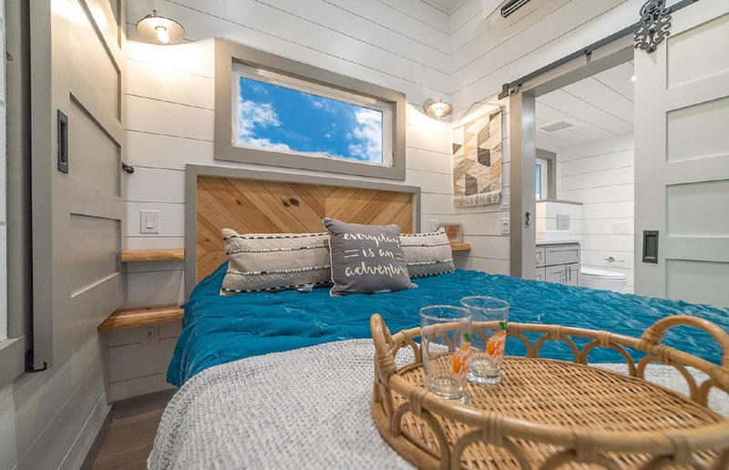 The Lee by Movable Roots Roam sweet home, Teewah 8.4, Tiny floating home, Settler tiny house, Casa Ojalá, Scandinavian modular home, Prefabricated treehouse, The Lee by Movable Roots, Koda Concrete, ÁPH80 portable home, Ingenius relocatable cabin