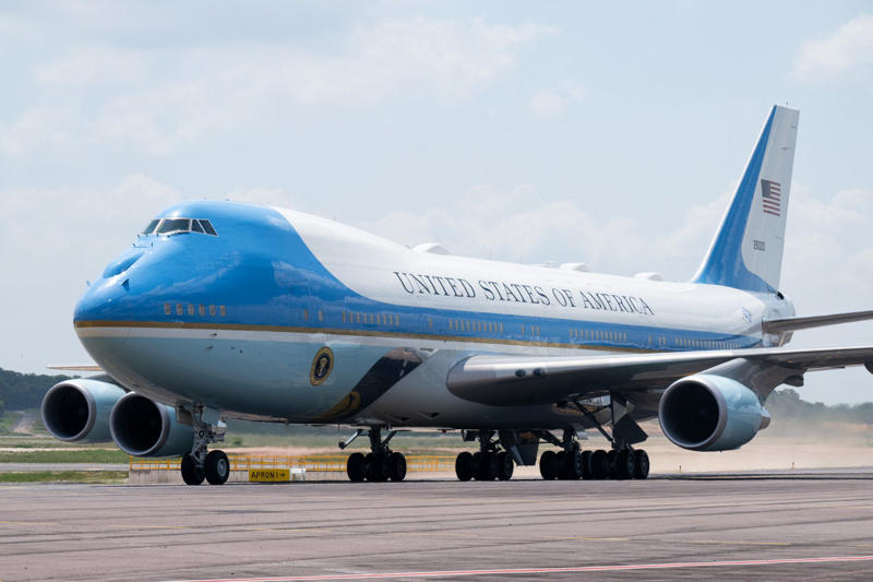 Boeing and Airbus domination A lavish gift for Trump, No clear resolution, A new presidential plane, Accepting foreign gifts, Legal consultations, Defense exchange, Presidential library, Personal use, Justifying it, "Anybody can do that!", Delays in new planes, Adaptations, Business deals, Unconstitutional