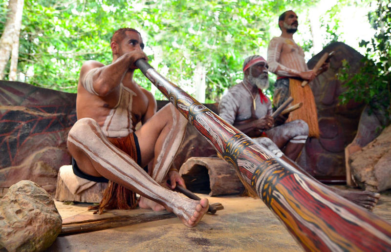 Australian ingenuity at its finest, Boomerang (up to 50,000 years ago), Didgeridoo (up to 40,000 years ago), Mechanised grain stripper (1843), Refrigerator (1851), Ballot box (1856), Granny Smith apple (1868), Sheep-shearing machine (1877), Electric drill (1889), Powered flying machine (1894), Notepad (1902), Kiwi Boot Polish (1906), Tank (1912), Clapperboard (1920s), Electronic pacemaker (1926), Commercial penicillin (1939), Zinc cream (1940), Distance measuring equipment (1944/45), Disposable hypodermic syringe (1949), Solar water heater (1953), Black box flight recorder (1953), Shrink- and crease-free wool (1957), Plastic spectacle lenses (1960), Disposable latex gloves (1964), Box/cask wine (1965), Inflatable escape slide and raft (1965), Zanamivir/Relenza (1989), Polymer bank note (1988), Extended wear contact lenses (1991), Wi-Fi (1992)