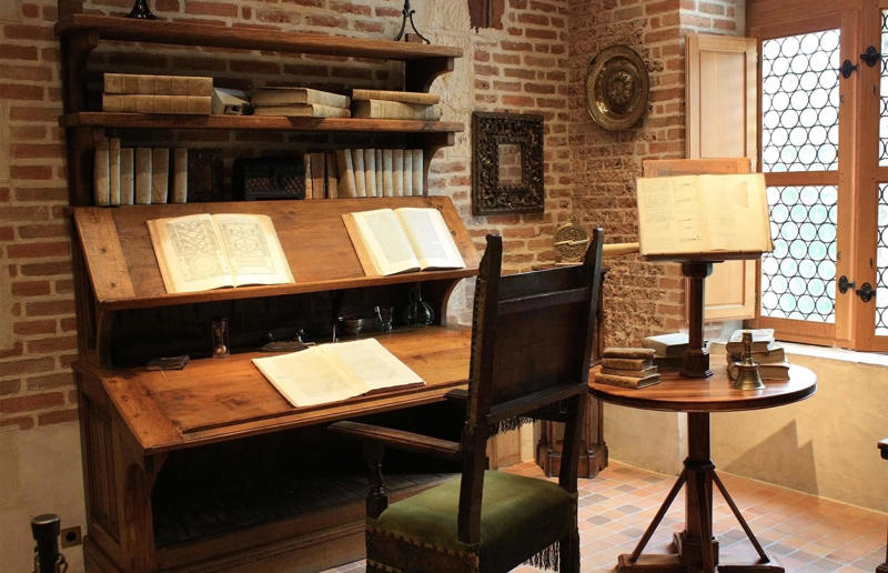 Standing desks: 1400 – 1500s These classic home items date back decades and more, Home security systems: 1966, Non-stick frying pans: 1961, Tupperware: 1942, Sputnik chandeliers: 1939, Trampolines: 1936, Slow cookers: 1936, Microwaves: 1933, Reclining sofas and chairs: 1929, Electric blenders: 1919, Coffee filters: 1908, SodaStream: 1903, Loudspeakers: 1876, Vacuum cleaners: 1860, Mason jars: 1858, Bread bins: 1800s, Upholstered headboards: 1600s, Conservatories: 1500s, Sunburst mirrors: 1400s, Standing desks: 1400 – 1500s, Apothecary chests: 1400s, Mechanical clocks: 1200 – 1600s, Four-poster beds: 1200s – 1500s, Velvet sofas: 750 AD, Curtains: 200 – 600 AD, Kilim rugs: 400 – 500 BC, Underfloor heating: 350 BC, Mosaic tiles: Mesopotamia era (3000 BC), Quilts: Ancient Egypt (3400 BC), Cushions: 7000 BC