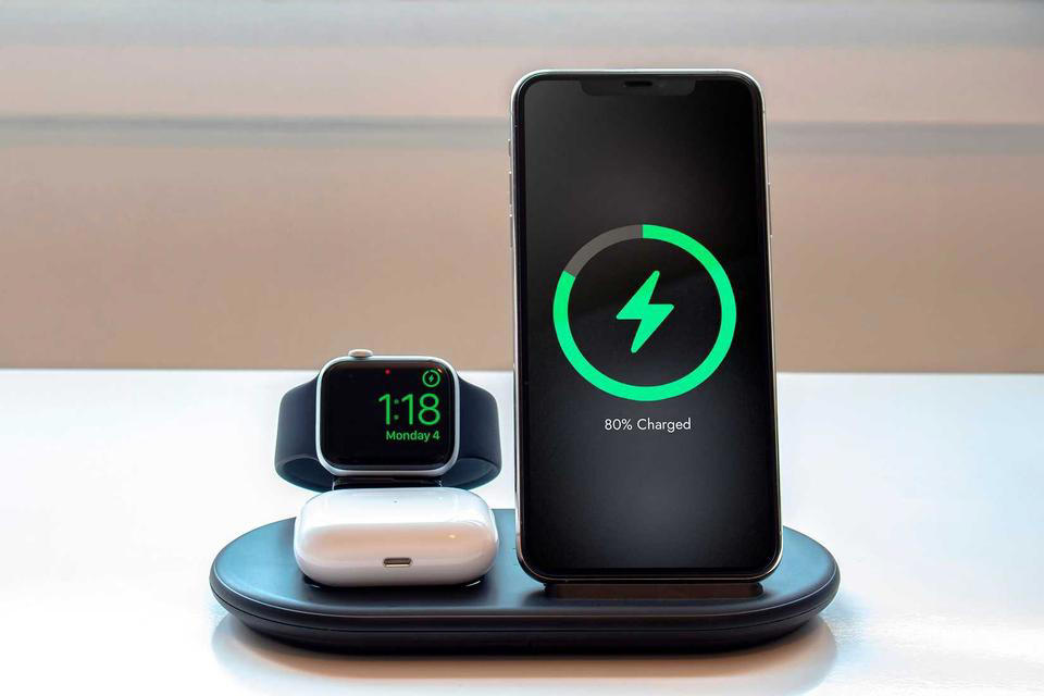 充電80%ルールを試してみた理由, 私が直面したバッテリーの課題, 100%まで充電することで私の問題が解決した, 最新スマホが示す「第三の道」：自動最適化充電, テクノロジーが助ける「便利さと寿命のバランス」