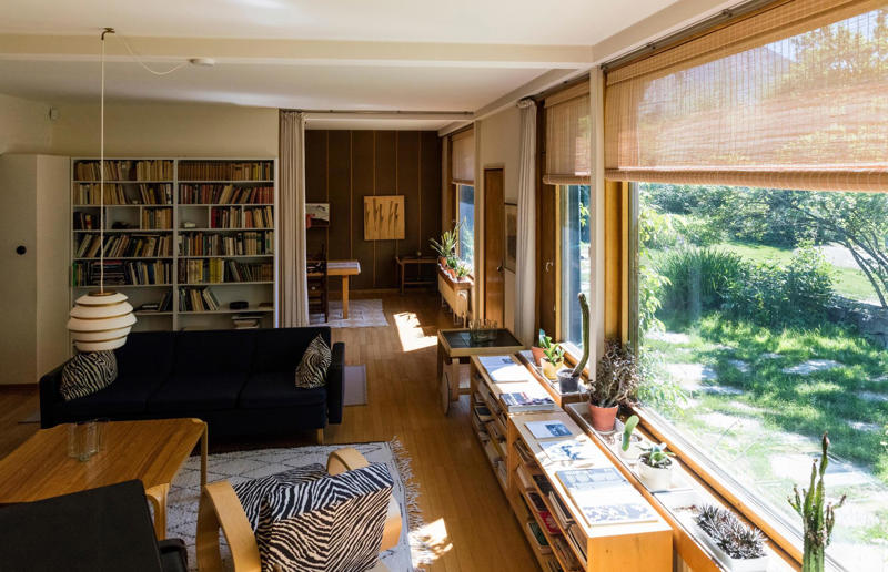 The Aalto House by Alvar Aalto Statement homes from the world's most innovative architects, Edith Farnsworth House by Mies van der Rohe, The Glass House by Philip Johnson, Miller House and Garden by Eero Saarinen, Gropius House by Walter Gropius, Kaufmann House by Richard Neutra, Villa Majorelle by Henri Sauvage, Elrod House by John Lautner, Vanna Venturi House by Robert Venturi, Rose Seidler House by Harry Seidler, Gwathmey Residence and Studio by Charles Gwathmey, 2 Willow Road by Ernő Goldfinger, Kubuswoningen by Piet Blom, Kings Road House by Rudolph Schindler, Rogers House by Richard and Su Rogers, Casa Malaparte by Adalberto Libera, Villa Savoye by Le Corbusier, The Aalto House by Alvar Aalto, Gehry Residence by Frank Gehry, Palais Bulles by Antti Lovag, Casa Luis Barragán by Luis Barragán, Frey House II by Albert Frey, Fallingwater by Frank Lloyd Wright, Eames House by Charles and Ray Eames, Ennis House by Frank Lloyd Wright, Westhope by Frank Lloyd Wright, The Chemosphere by John Lautner, E-1027 Villa by Eileen Gray, The Lovell Beach House by Rudolf Schindler, Rietveld Schröder House by Gerrit Rietveld, Casa das Canoas by Oscar Niemeyer, La Ricarda by Antonio Bonet Castellana
