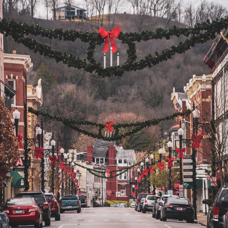 Bardstown, Kentucky, Berea, Kentucky, Bowling Green, Kentucky, Covington, Kentucky, Georgetown, Kentucky, Grand Rivers, Kentucky, Maysville, Kentucky, Oldham County Christmas