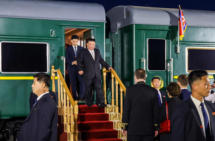 The triple border of China, Russia, and North Korea No longer the hermit kingdom?, A little R&R in North Korea, Welcome to Wonsan-Kalma, The Kim dynasty, Bringing tourism into North Korea, Pyongyang needs money, Attracting foreign tourists (and currencies), The Pyongyang-Moscow partnership, Diplomatic visit, Just in time