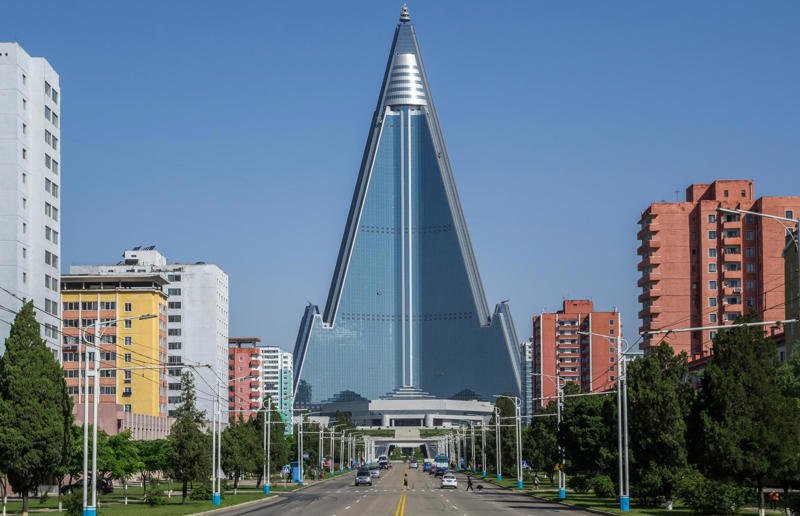 Wonderful works in progress, Crazy Horse Memorial, South Dakota, USA, Hassan Tower, Rabat, Morocco, National Monument, Edinburgh, Scotland, Ryugyong Hotel, Pyongyang, North Korea, Cathedral of St. John the Divine, New York City, USA, Mingun Pahtodawgyi, Mingun, Myanmar, Casa Loma, Toronto, Canada, Great Sphinx of Giza, Egypt, Westminster Cathedral, London, England, Westminster Cathedral, London, England, UK, Ta Keo, Siem Reap, Cambodia, Ajuda National Palace, Lisbon, Portugal, Boldt Castle, Alexandria Bay, New York, USA, Bara Kaman, Vijayapura, India, Neuschwanstein Castle, Bavaria, Germany, Sagrada Familia, Barcelona, Spain