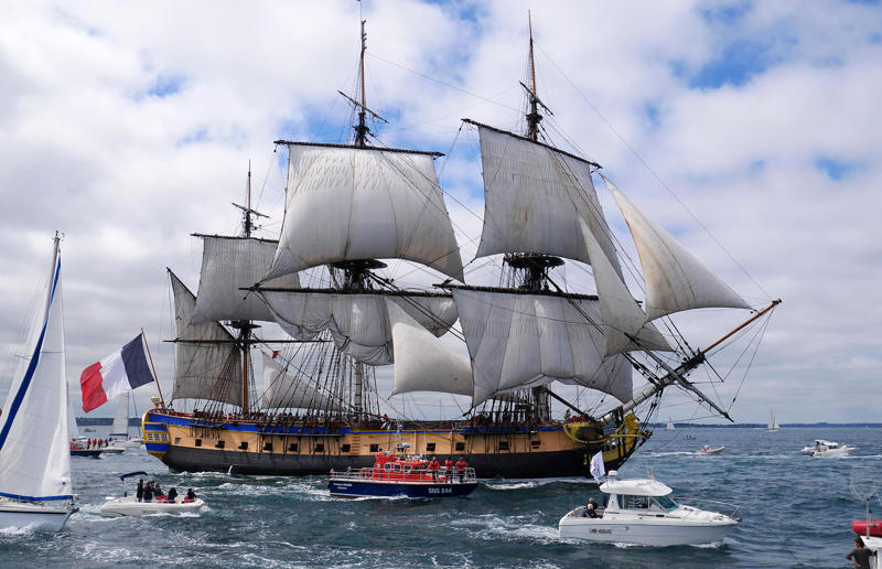 All aboard, Mayflower II, Plymouth, Massachusetts, USA, HMS Victory, Portsmouth, England, UK, USS Wisconsin, Norfolk, Virginia, USA, L'Hermione, Rochefort, France, HMS Belfast, London, England, UK, Alexander von Humboldt, Bremen, Germany, RRS Discovery, Dundee, Scotland, UK, USS Midway, San Diego, California, USA, Vasa, Stockholm, Sweden, Royal Yacht Britannia, Edinburgh, Scotland, UK, USS Constitution, Boston, Massachusetts, USA, Cap San Diego, Hamburg, Germany, Golden Hind, London and Brixham, Devon, England, UK, Mary Rose, Portsmouth, England, UK, Mikasa, Yokosuka, Japan, SS Great Britain, Bristol, England, UK, Museum of the Viking Age, Oslo, Norway, Queen Mary, Long Beach, California, USA, Raddampfer Kaiser Wilhelm, Lauenburg, Germany, QE2, Dubai, UAE, Cutty Sark, London, England, UK