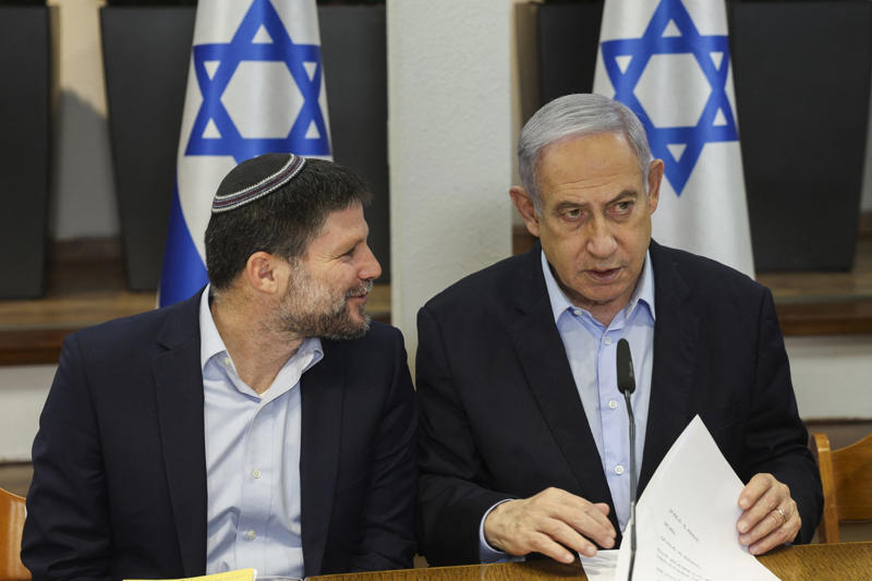 Netanyahu's rhetoric, Since 1995, A recollection of all of Netanyahu’s statements, Nuclear weapons before the year 2000?, 250 bombs in a decade, 'Messianic and apocalyptic cult', The 2012 Atomic Bomb Drawing, A recurring alert, 'They have the means to do it', A dangerous rhetoric, A top nuclear power themselves