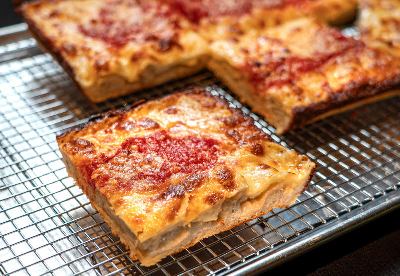 California pizza, Chicago , Grandma, also known as pizza alla nonna, Neapolitan, New Haven, New York , Sicilian, Tavern style