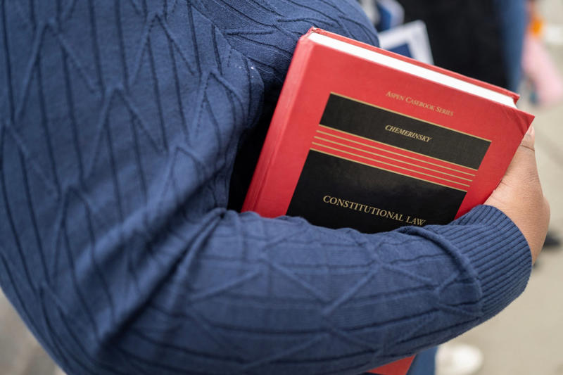Rampant ICE detentions, Know-your-rights cards, Regardless of your immigration status, What do the cards say?, The right to speak to a lawyer, Ask authorities if you’re free to leave, Give the card to the officers, Translated into 19 languages, The cards have been circulating for almost 20 years, Millions of requests, The distribution of red cards, Anyone can download the cards from the ILRC website, Beware of opportunists, Cost of printing and shipping the cards, Organizations and people are distributing thousands, The card can help people from being deported