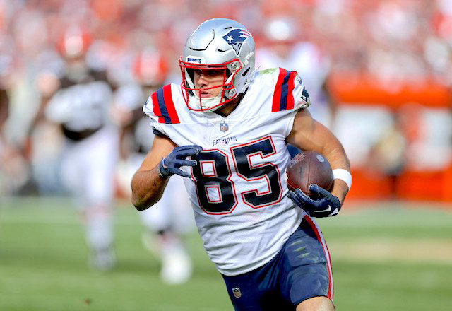 New England Patriots: Hunter Henry 32. Tommy Tremble - Carolina Panthers, 31. Theo Johnson - New York Giants, 30. Brenton Strange - Jacksonville Jaguars, 29. Will Dissly - Los Angeles Chargers, 28. Chig Okonkwo - Tennessee Titans, 27. Mason Taylor - New York Jets, 26. Noah Fant - Seattle Seahawks, 25. Juwan Johnson - New Orleans Saints, 24. Hunter Henry - New England Patriots, 23. Dalton Schultz - Houston Texans, 22. Colston Loveland - Chicago Bears, 21. Cade Otton - Tampa Bay Buccaneers, 20. Tyler Higbee - Los Angeles Rams, 19. Dalton Kincaid - Buffalo Bills, 18. Tucker Kraft - Green Bay Packers, 17. Tyler Warren - Indianapolis Colts, 16. Kyle Pitts - Atlanta Falcons, 15. Jake Ferguson - Dallas Cowboys, 14. Mike Gesicki - Cincinnati Bengals, 13. Zach Ertz - Washington Commanders, 12. Pat Freiermuth - Pittsburgh Steelers, 11. Mark Andrews - Baltimore Ravens, 10. Evan Engram - Denver Broncos, 9. Dallas Goedert - Philadelphia Eagles, 8. Jonnu Smith - Miami Dolphins, 7. David Njoku - Cleveland Browns, 6. T.J. Hockenson - Minnesota Vikings, 5. Travis Kelce - Kansas City Chiefs, 4. Sam LaPorta - Detroit Lions, 3. Trey McBride - Arizona Cardinals, 2. Brock Bowers - Las Vegas Raiders, 1. George Kittle - San Francisco 49ers