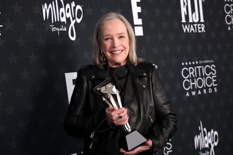 'Matlock' star Kathy Bates and her astounding weight loss, A new figure, a new gig, When illness became a turning point, Scared straight, Taking charge, Breaking point on set, Early days in New York, Her big breaks, Carving her place in theatre, Recognized for her work, A string of blockbusters, Academy Award for Best Actress, The perks of not being a beauty queen, Etching her name into cinema, After the turn of the century, A second wind, Kathy Bates isn't slowing down, Acting is her "life force", Looking ahead, It's not about "willpower", A mindful eating trick that worked