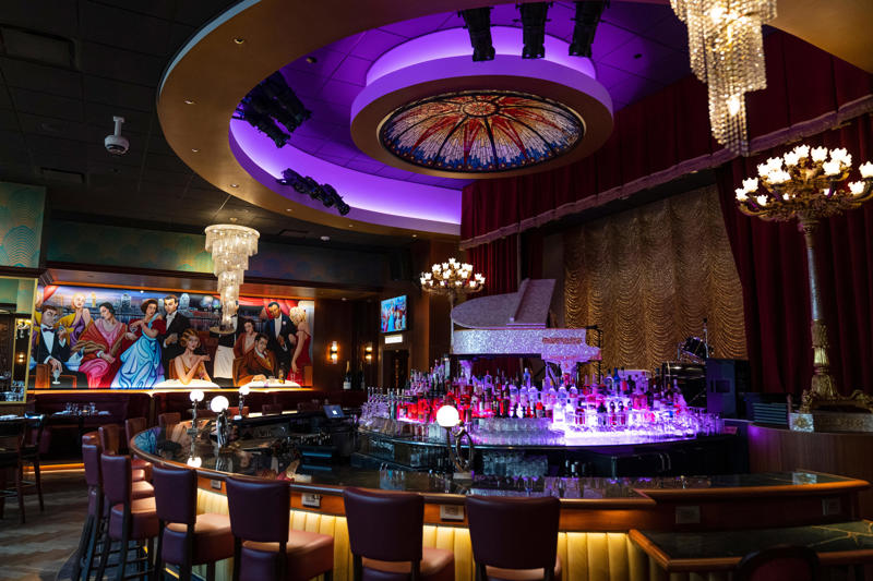 Alexander's Steakhouse: Peoria, Illinois, Jeff Ruby's Steakhouse: Cincinnati, Ohio, Jim's Steak House: Peoria, Illinois, Le Moo: Louisville, Kentucky, The London Chop House: Detroit, Michigan, Losanti: Cincinnati, Ohio (Over-the-Rhine neighborhood), Repeal Oak Fired Steakhouse: Louisville, Kentucky, Rudy's Prime Steakhouse: Detroit, Michigan
