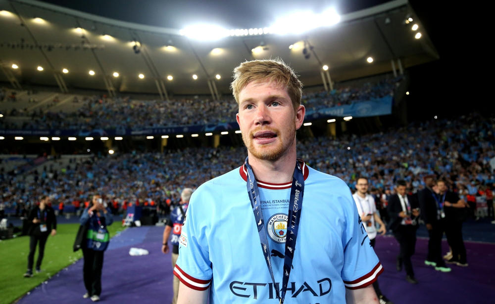 5. Kevin De Bruyne – £332,500 per week / £17,290,000 per year 10. Frenkie de Jong (2018/19) – +€78M, 9. Kylian Mbappé (2018/19) – +€80M, 7. Kevin De Bruyne (2017/18) – +€85M, 6. Jadon Sancho (2018/19) – +€85M, 5. Kylian Mbappé (2017/18) – +€85M, 3. Lamine Yamal (2023/24) – +€90M, 2. Lamine Yamal (2024/25) – +€110M