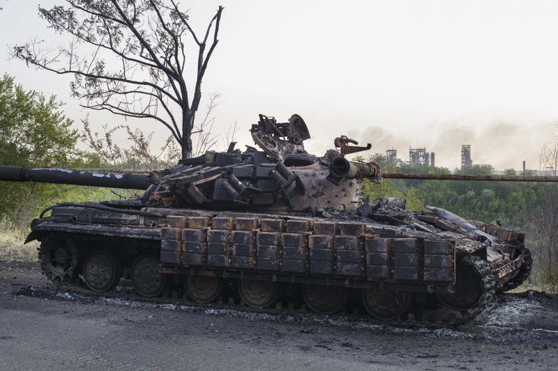 They disrupted a Russian salvage operation, The Ivan Franko Group in action, Drone operators took the opportunity to strike, What the combat footage showed, The first drone swooped down on the vehicle, The BREM tried to escape but was hunted down, The video doesn’t show the BREM's clear destruction, Demilitarizing Russia by all available means, What we know about the BREM that was hit, Maybe a BREM-1M was destroyed?, Designed to evacuate tanks