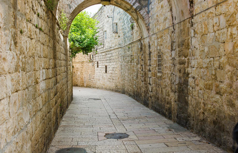 Via Dolorosa, Jerusalem 33. 25th Street, Ogden, Utah, USA, 32. Abbey Road, London, England, UK, 31. Heerstraße, Bonn, Germany, 30. Christmas Steps, Bristol, England, UK, 29. Rue du Petit-Champlain, Québec City, Canada, 28. Beale Street, Memphis, Tennessee, USA, 27. Steiner Street, San Francisco, California, USA, 26. Times Square, New York City, New York, USA, 25. Calle Ciegos, Jerez, Spain, 24. Streets of Chefchaouen, Morocco, 23. Avenue des Champs-Élysées, Paris, France, 22. Fiskargränd, Visby, Sweden, 21. Nathan Road, Hong Kong, 20. Nyhavn, Copenhagen, Denmark, 19. Via Dolorosa, Jerusalem, 18. The Royal Mile, Edinburgh, Scotland, UK, 17. Via Giudecca, Burano, Italy, 16. La Rambla, Barcelona, Spain, 15. Herbert Baker Street, Groenkloof, South Africa, 14. Caminito, Buenos Aires, Argentina, 13. Umbrella Sky Project (R. Luís de Camões), Águeda, Portugal, 12. Lombard Street, San Francisco, California, USA, 11. Calleja de las Flores, Córdoba, Spain, 10. Acorn Street, Boston, Massachusetts, USA, 9. Bourbon Street, New Orleans, Louisiana, USA, 8. Streets of Paraty, Brazil, 7. Jinli, Chengdu, China, 6. The Shambles, York, England, UK, 5. Philosopher's Path, Kyoto, Japan, 4. Streets of Alberobello, Italy, 3. Quai de la Poissonnerie, Colmar, France, 2. Via dei Fori Imperiali, Rome, Italy