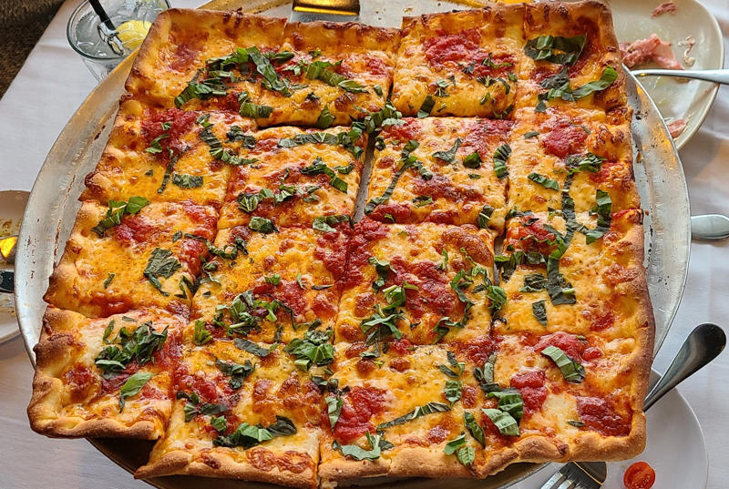 California pizza, Chicago , Grandma, also known as pizza alla nonna, Neapolitan, New Haven, New York , Sicilian, Tavern style