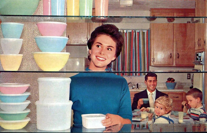 Welcome to the 50s, A financial boom, Buy buy baby, Ready to spend, Escape to suburbia, Mid-century modern homes, Purpose-built housing, Function over formality, The modern bedroom, Sleeping arrangements, Playful colours, Busy bathrooms, Colour and chrome, A social kitchen, Getting fancy with efficiency, Casual dining, A bold new look for living rooms, The new 'opiate of the masses', The Golden Age of television, Landmark advancements, A new mealtime tradition, Frozen dinner drama, New twists on old tech, Automatic washing machines, The advent of Tupperware, Tupperware parties, Homes of the future, Futuristic technology, 'The perfect housewife', Return to domesticity, Consumer propaganda, Life imitating art, Entering the Atomic Age, Nuclear fallout shelters, The Baby Boom, The family lifestyle, Close-knit communities, Suburban pride, The lie behind the 'perfect family', Jim Crow laws, Widespread segregation, All-American, Teen culture, Setting the stage...