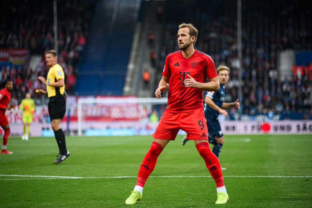 25. Neymar – Santos to Barcelona (£73.3m, 2013), 24. Romelu Lukaku – Everton to Manchester United (£74.8m, 2017), =21. Neymar – PSG to Al-Hilal (£76.5m, 2023), =21. Gonzalo Higuain – Napoli to Juventus (£76.5m, 2016), =19. Cristiano Ronaldo – Manchester United to Real Madrid (£79.9m, 2009), 18. Antony – Ajax to Manchester United (£80.8m, 2022), =15. Cristiano Ronaldo – Real Madrid to Juventus (£85m, 2018), =15. Harry Kane – Tottenham to Bayern Munich (£85m, 2023), 14. Gareth Bale – Tottenham to Real Madrid (£85.7m, 2013), 13. Jude Bellingham – Dortmund to Real Madrid (£87.6m, 2023), =11. Paul Pogba – Juventus to Manchester United (£89.3m, 2016), 10. Romelu Lukaku – Inter to Chelsea (£97.8m, 2021), =7. Jack Grealish – Aston Villa to Manchester City (£99.5m, 2021), =7. Declan Rice – West Ham to Arsenal (£99.5m, 2023), =5. Antoine Griezmann – Atletico Madrid to Barcelona (£102m, 2019), =5. Philippe Coutinho – Liverpool to Barcelona (£102m, 2018), 4. Enzo Fernandez – Benfica to Chelsea (£102.9m, 2023), 3. Joao Felix – Benfica to Atletico Madrid (£107.1m, 2019), 2. Kylian Mbappe – Monaco to PSG (£123.3m, 2017), 1. Neymar – Barcelona to PSG (£188.7m, 2017), The 25 Most Expensive Football Transfers of All Time – Ranked