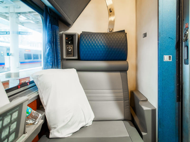 Amtrak sleeper trains from east to west, Viewliner vs. Superliner roomettes, Fresh seat cushions, A comfy seat makes a cozy bed