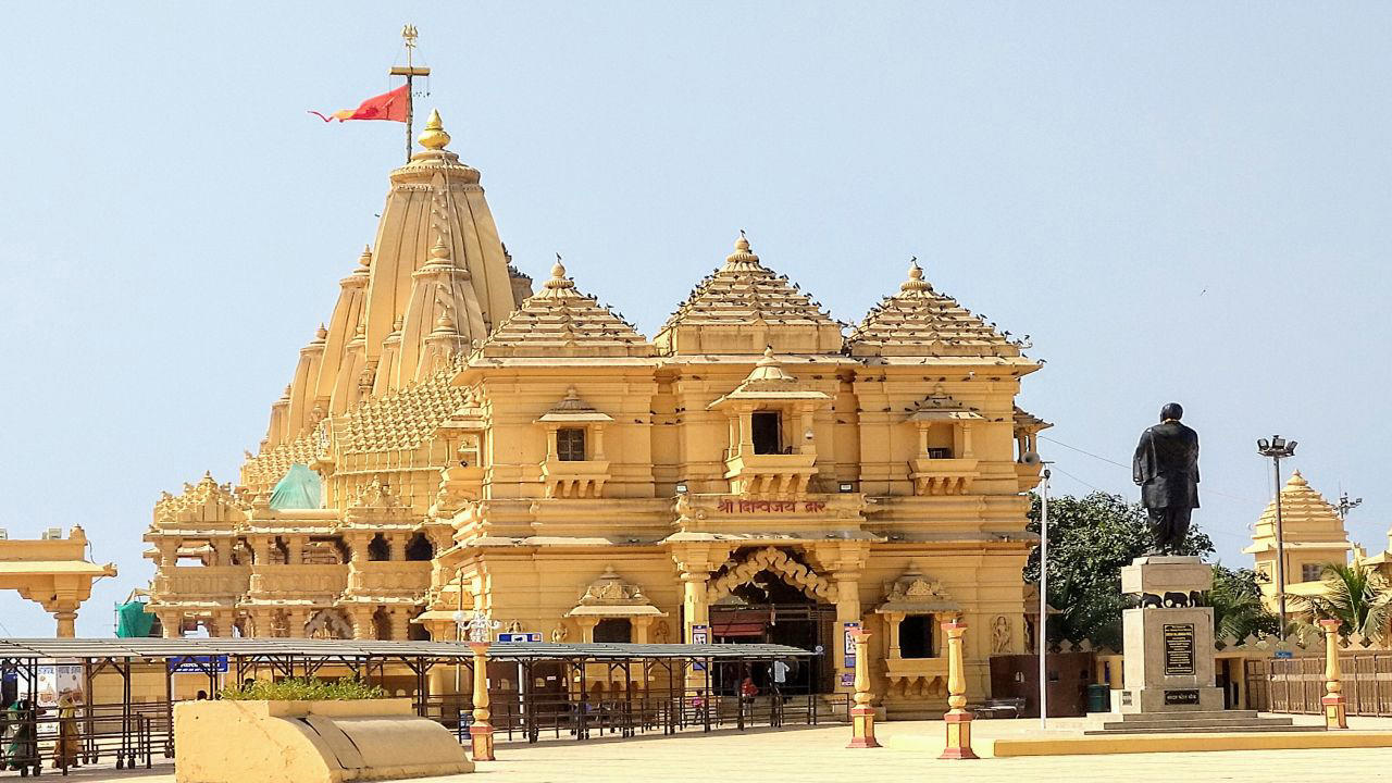 1. Somnath Temple: The Somnath Temple in Gujarat holds the top position among 12 Aadi Jyotirlingas in the country. It is one of the most sacred pilgrimage sites built in the Chalukya style. The temple also finds a mention in ancient Shiva Purana and Rig Veda. (Image: Shutterstock)