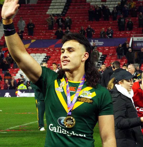 14. Tino Fa’asuamaleaui – £493,750 per year 20. Handré Pollard – £481,900 per year, 19. Tom Trbojevic – £488,010 per year, 18. James Tedesco – £488,010 per year, 17. Nicholas Hynes – £488,010 per year, 16. Steven Luatua – £489,800 per year, 15. Payne Haas – £493,750 per year, 14. Tino Fa’asuamaleaui – £493,750 per year, 13. Daly Cherry-Evans – £493,750 per year, 12. Mitchell Moses – £496,120 per year, 11. Cameron Munster – £498,490 per year, 10. Nathan Cleary – £498,490 per year, 9. Kalyn Ponga – £503,230 per year, 8. Antoine Dupont – £553,000 per year, 7. Maro Itoje – £632,000 per year, 6. Dan Biggar – £632,000 per year, 5. Siya Kolisi – £651,750 per year, 4. Faf de Klerk – £711,000 per year, 3. Cheslin Kolbe – £737,070 per year, 2. Finn Russell – £790,000 per year, 1. Owen Farrell – £791,580 per year